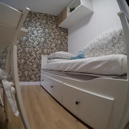 Charmante Studette - La Doutre - 2 Personnes アパート