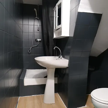 Charmante Studette - La Doutre - 2 Personnes * אנז'ה