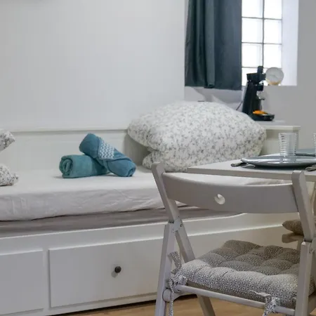 Charmante Studette - La Doutre - 2 Personnes アパート